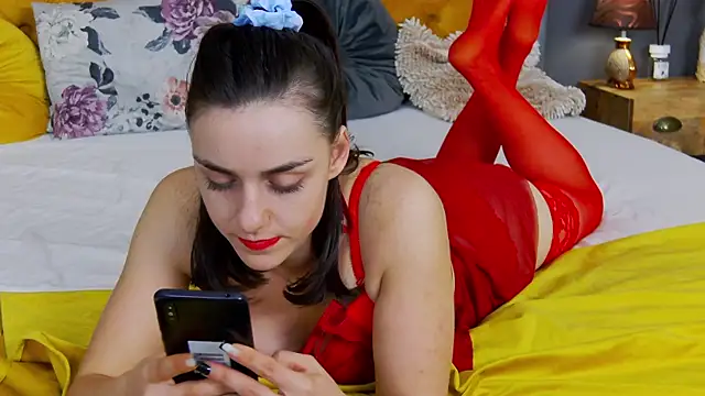 Jessica White  online show from October 14, 4:15 am