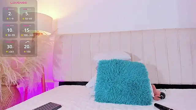 azaharaaa  online show from April 20, 11:57 am