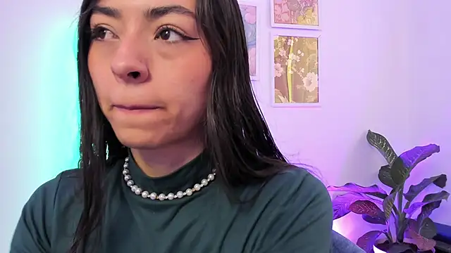 canelleGarces online show from November 22, 3:04 pm