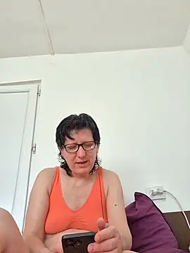 Vera Elle online show from April 13, 6:47 am