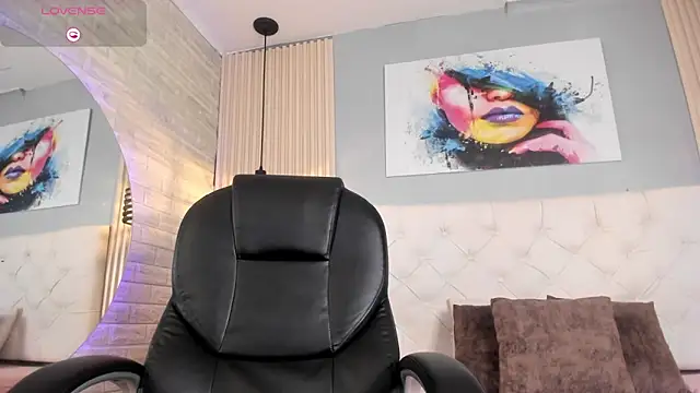Snapshot of scarletbaker_ chatting on September 18, 2:15 pm scarletbaker online show from September 18, 2:15 pm