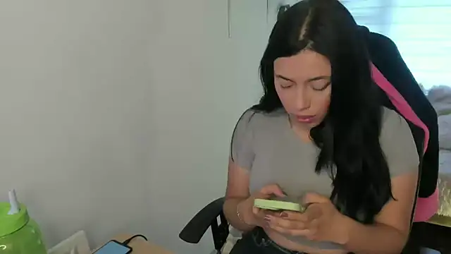 Snapshot of celeste_bonnet1 chatting on September 15, 7:21 pm celeste bonnet1 online show from September 15, 7:21 pm