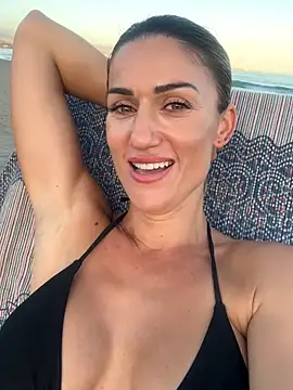 Snapshot of CamyBlossom chatting on September 25, 5:44 pm CamyBlossom online show from September 25, 5:44 pm