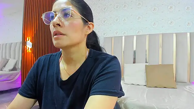 BLUE TAY1 online show from October 3, 1:05 pm