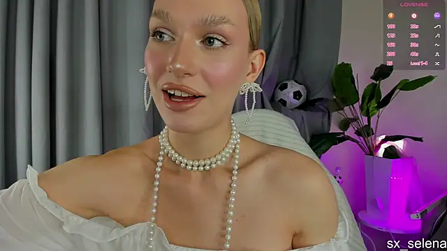 Ice Strawberry online show from July 5, 3:02 am