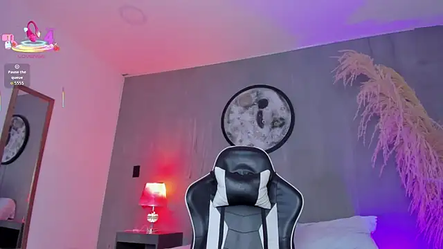 luccia smith online show from November 29, 2:37 am