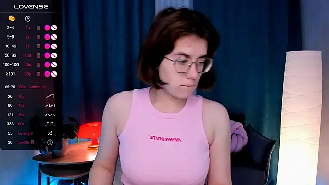 BellaCaress online show from December 3, 2:47 am