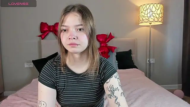 patriciapink online show from March 25, 7:44 am