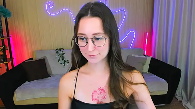 YourLovellyStory online show from October 10, 4:45 pm