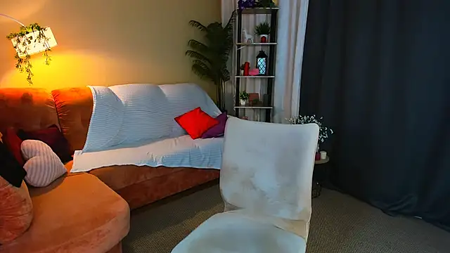 SensitiveSooul online show from April 24, 11:35 am