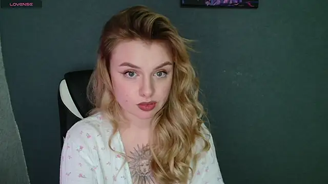 AngelicaHollywood online show from November 6, 11:10 pm