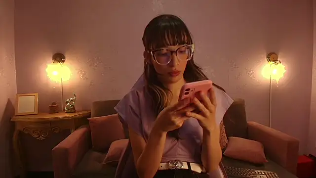 Emilia Bons online show from April 20, 7:39 pm