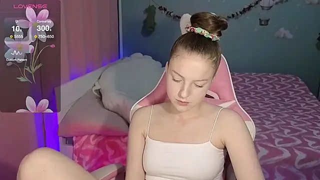 Snapshot of stefaniyaaa chatting on October 11, 8:22 pm stefaniyaaa online show from October 11, 8:22 pm