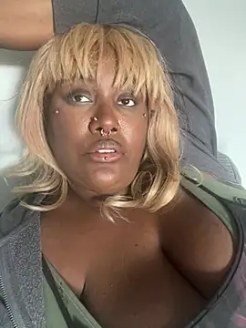 Cocomamii1 online show from April 21, 10:28 pm