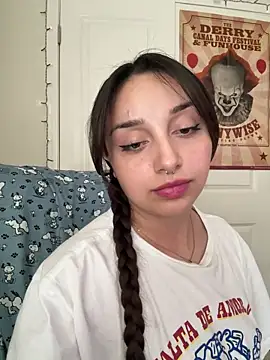 CharmingMaddie online show from April 7, 7:49 pm