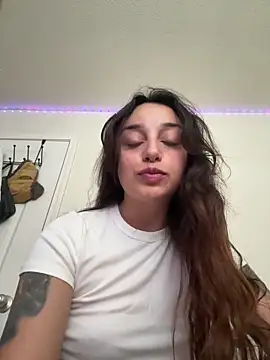 CharmingMaddie online show from June 9, 6:40 pm