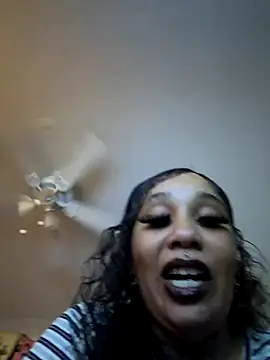 Snapshot of seductiveangeeel chatting on October 17, 4:27 am seductiveangeeel online show from October 17, 4:27 am