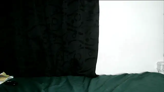 Snapshot of angelainparis28 chatting on September 24, 7:18 am angelainparis28 online show from September 24, 7:18 am