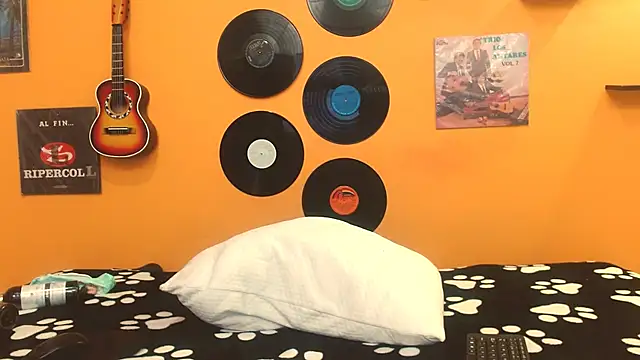 meisevil77 online show from September 28, 2:51 am