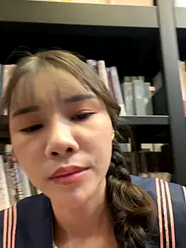 Snapshot of Adora188 chatting on October 17, 11:24 am Adora188 online show from October 17, 11:24 am