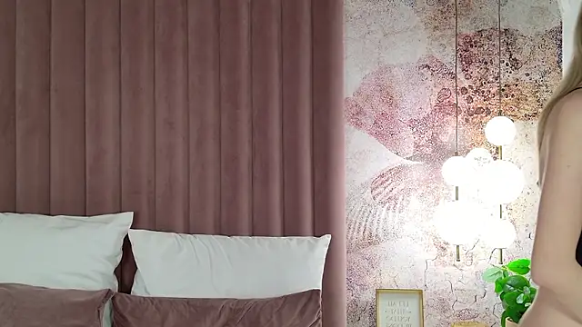 AriaHeart online show from February 23, 6:57 am