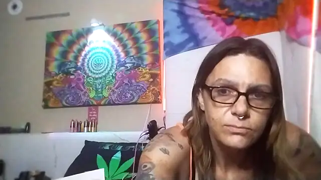 SparklesB1tch online show from April 28, 10:30 am