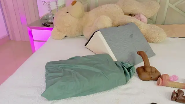 RoseMariee  online show from July 11, 5:29 am