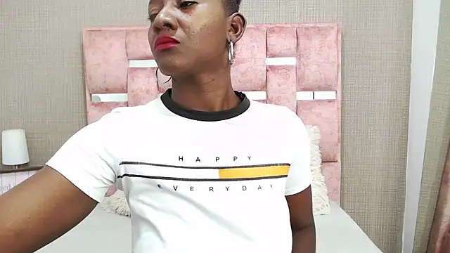 NahomyHawk online show from April 7, 1:02 pm