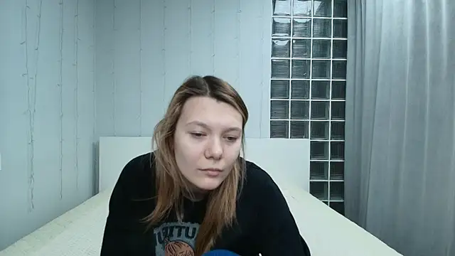 Sunny Sammy online show from April 19, 1:27 am