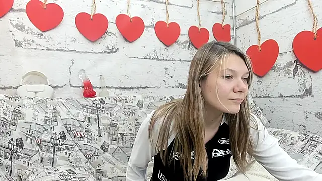 Snapshot of Sunny_Sammy chatting on October 18, 8:06 am Sunny Sammy online show from October 18, 8:06 am