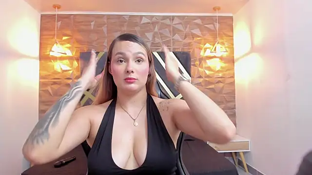 Emmaa white  online show from April 25, 5:10 pm