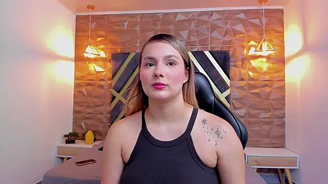 Emmaa white  online show from April 13, 5:14 pm