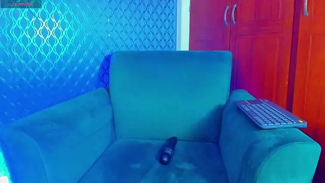 Snapshot of thania_777 chatting on October 4, 12:49 am thania 777 online show from October 4, 12:49 am