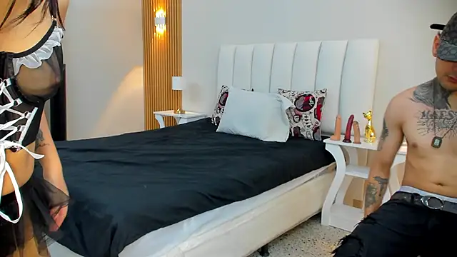 lilyth adam online show from November 3, 8:02 pm