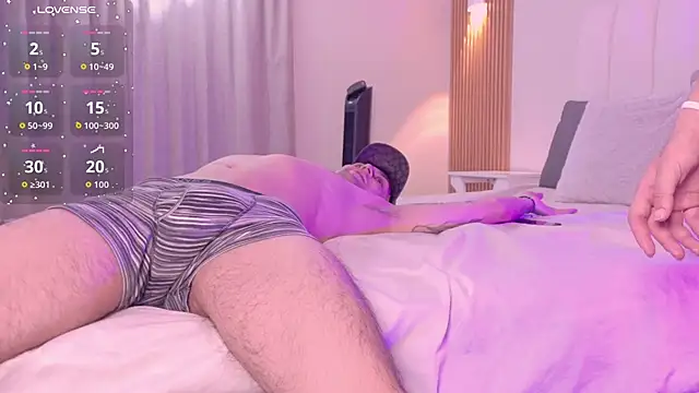 lilyth adam online show from April 24, 8:33 pm