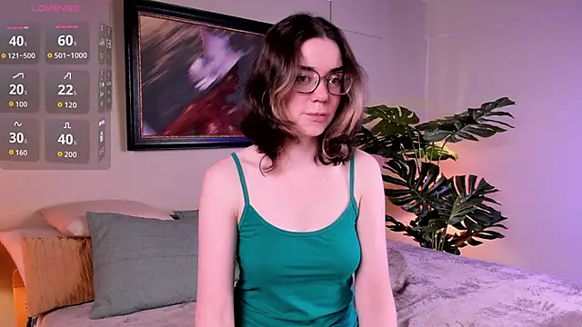 Sunny Teaze online show from April 24, 12:30 pm