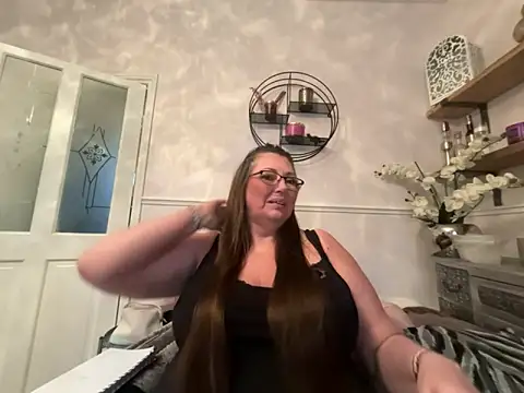 BuxomKitty BBW online show from April 18, 6:32 pm