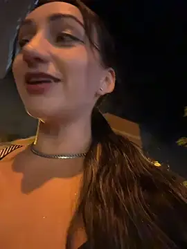 Ninabigtitied online show from November 25, 8:31 pm