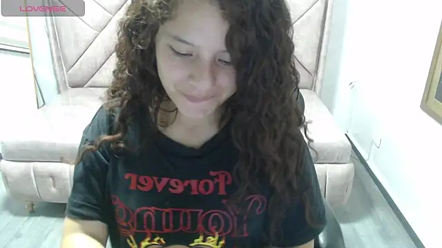 Velvet Moon V online show from February 5, 7:39 pm