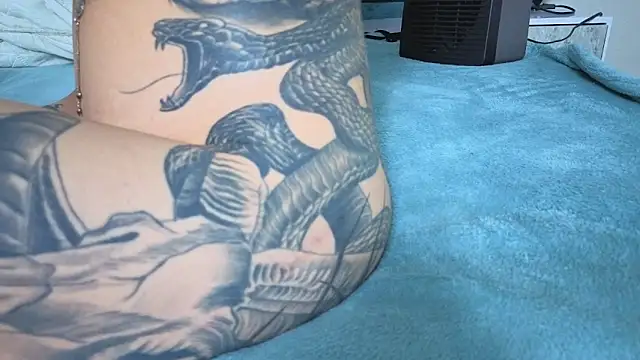 Emma Foxi online show from April 19, 6:10 pm