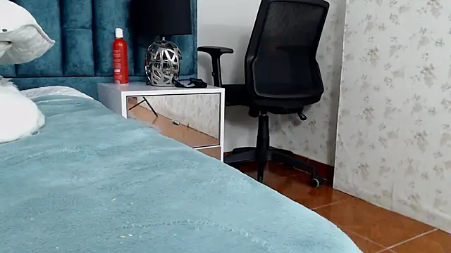 Emma Foxi online show from November 13, 11:04 pm