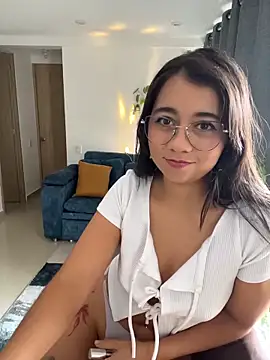 Lily June online show from November 19, 5:24 pm