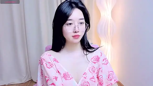 Miu-999 online show from April 24, 7:00 am