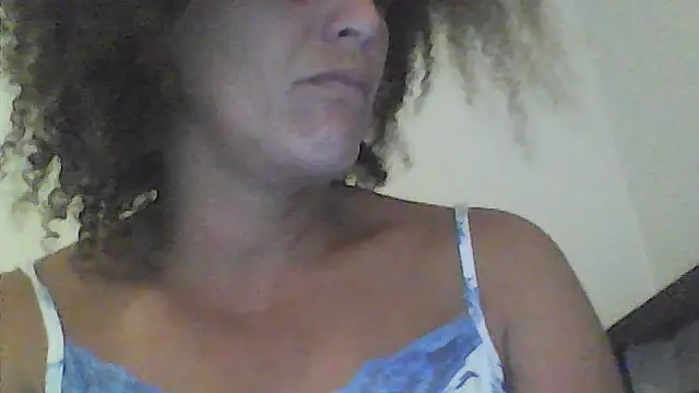 sarahkat86 online show from April 20, 11:41 pm