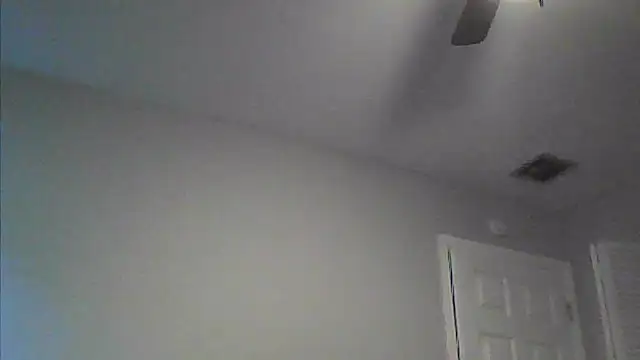 sarahkat86 online show from April 25, 9:23 pm