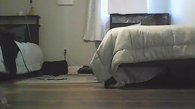 sarahkat86 online show from April 22, 11:02 pm