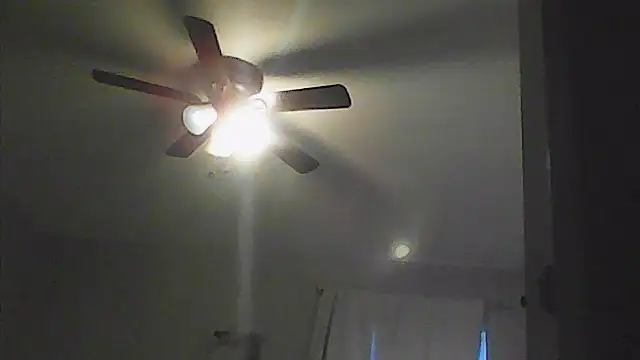 sarahkat86 online show from April 26, 11:24 pm