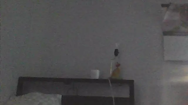 sarahkat86 online show from April 21, 10:50 pm