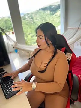 samanthahut1 online show from April 24, 8:44 pm