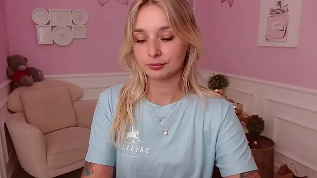 LilFleurish online show from July 15, 11:15 am